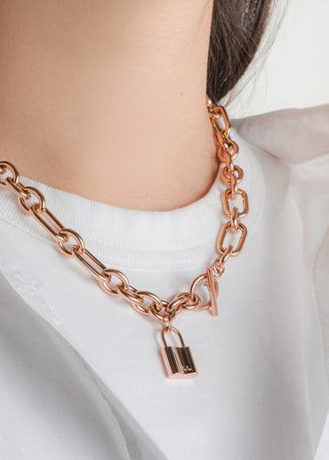 Hestia Necklace Rose