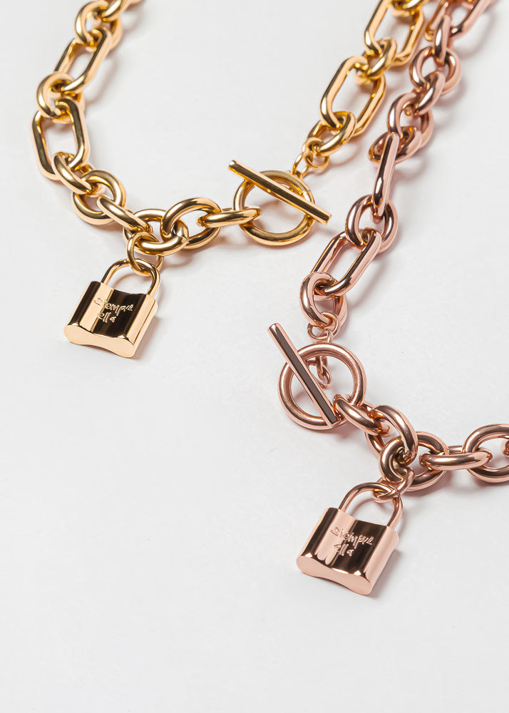 Hestia Necklace Rose