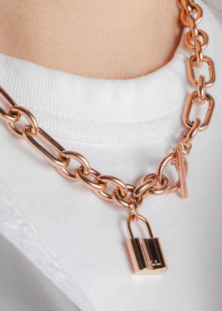 Hestia Necklace Rose