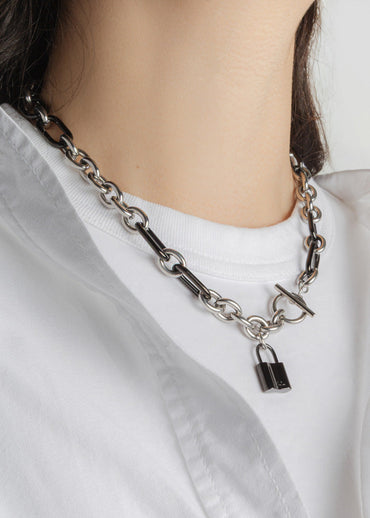 Hestia Necklace Silver Black