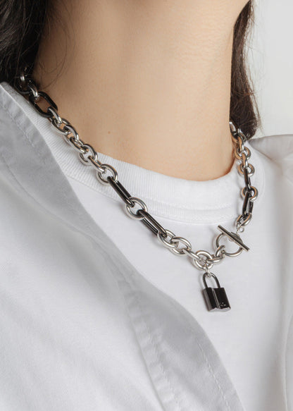 Hestia Necklace Silver Black