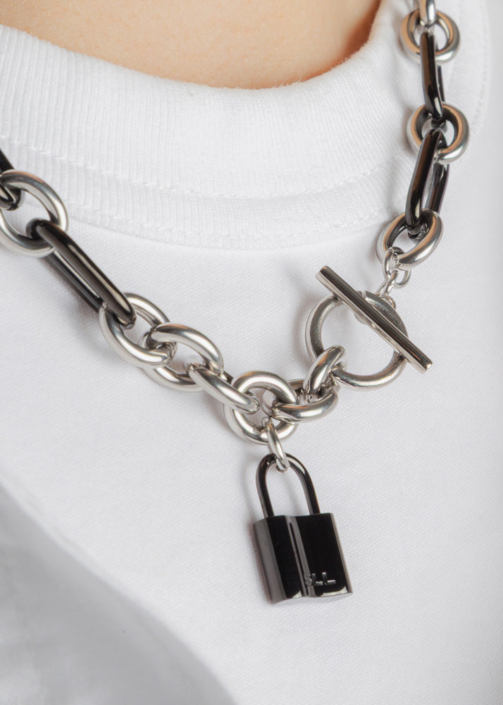 Hestia Necklace Silver Black